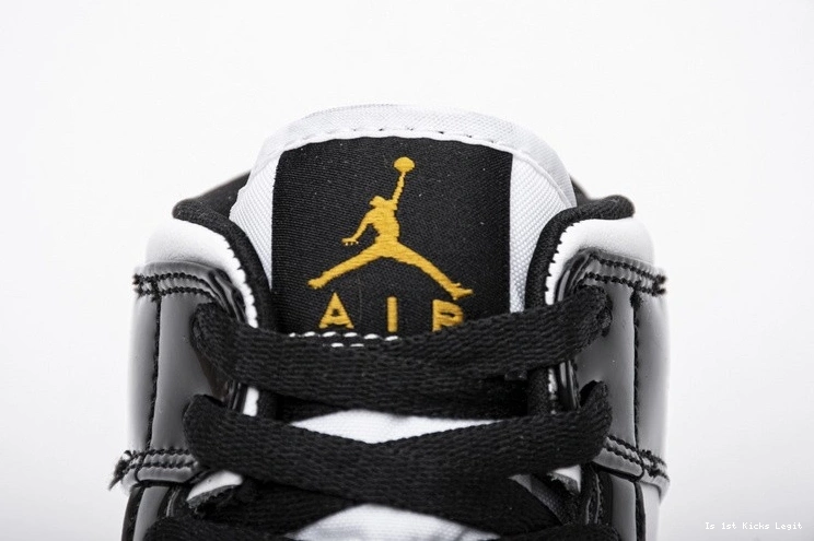 Mid Jordan Gold 1   852542-007 Patent Black White 0322